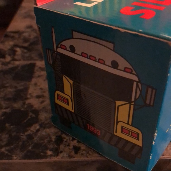 1993 Silverado Toy Tanker Truck in box - Picture 2 of 4